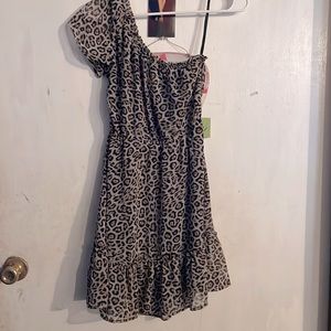 I am selling a dress its a cheetah theme